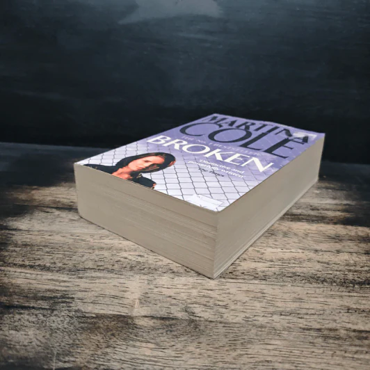 Broken - Martina Cole รูปที่ 4