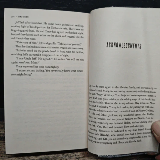 Sidney Sheldon's Chasing Tomorrow - Tilly Bagshawe รูปที่ 9