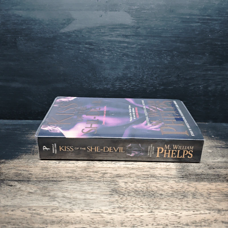 Kiss of the She-Devil - M. William Phelps รูปที่ 3