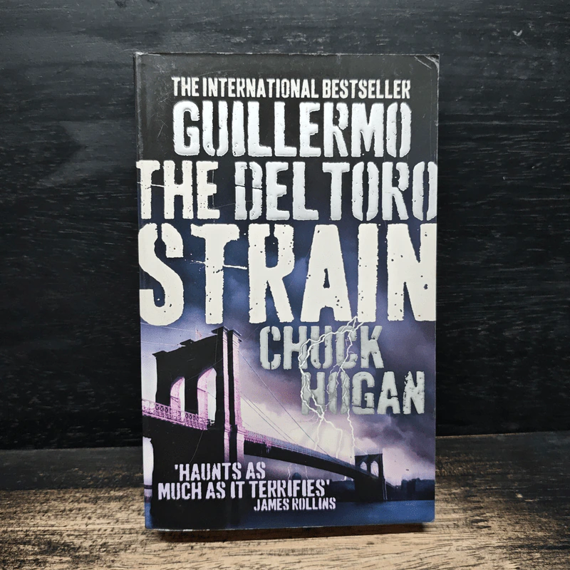 The Strain - Guillermo del Toro, Chuck Hogan รูปที่ 1