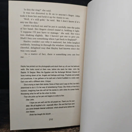 Calling a Dead Man - Gillian Cross รูปที่ 6