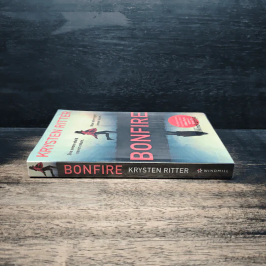 Bonfire - Krysten Ritter รูปที่ 3