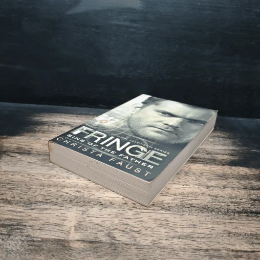 Fringe: Sins of the Father - Christa Faust รูปที่ 4