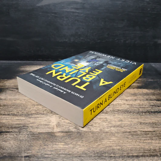 Turn a Blind Eye - Vicky Newham รูปที่ 5