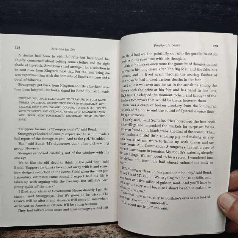 Live and Let Die - Ian Fleming รูปที่ 8