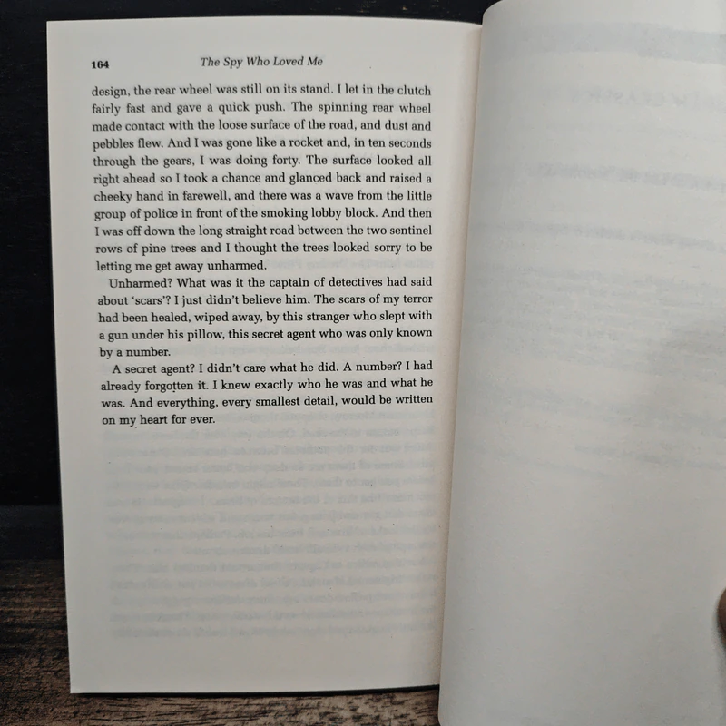 The Spy Who Loved Me - Ian Fleming รูปที่ 8