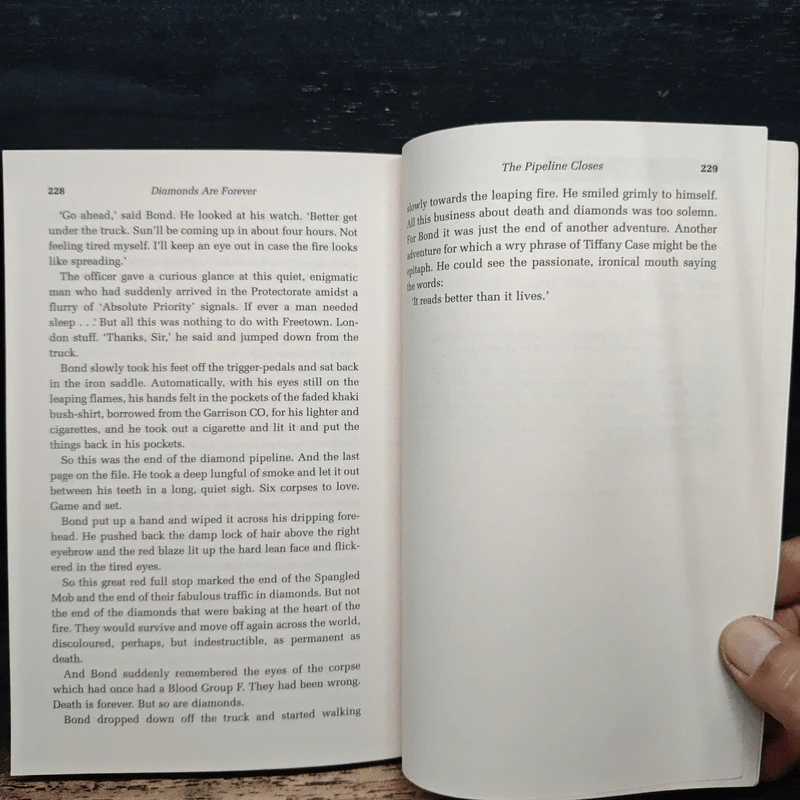 Diamonds are Forever - Ian Fleming รูปที่ 8