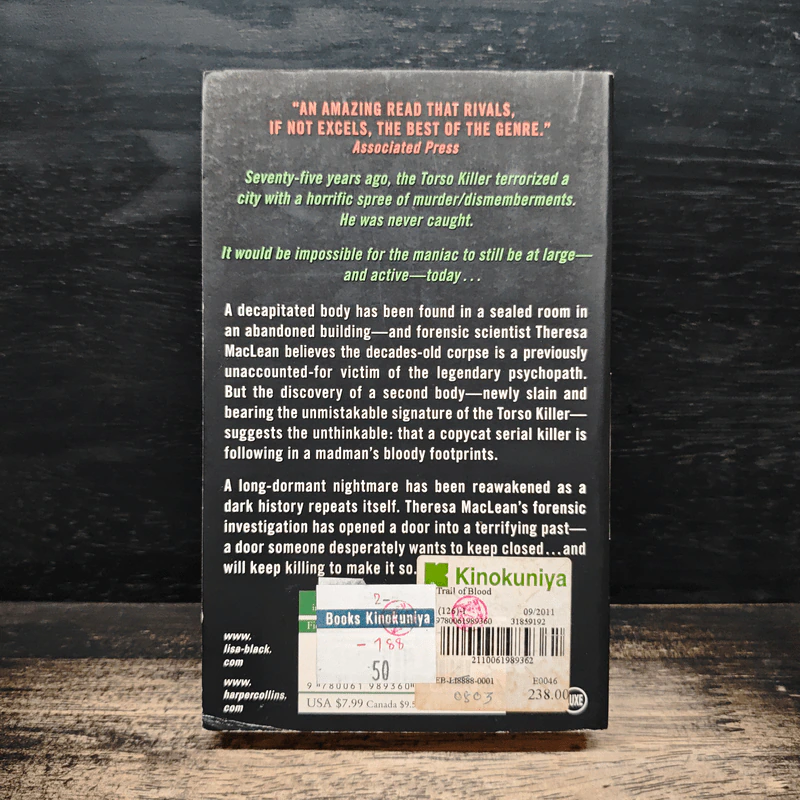 Trail of Blood A Novel of Suspense - Lisa Black รูปที่ 2