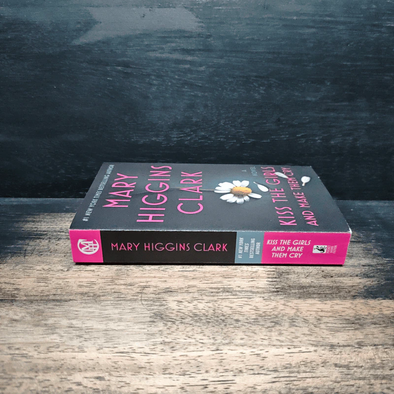 Kiss the Girls and Make Them Cry - Mary Higgins Clark รูปที่ 3