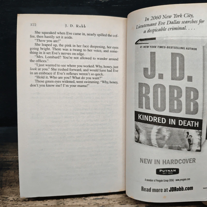 Origin in Death - J. D. Robb รูปที่ 8