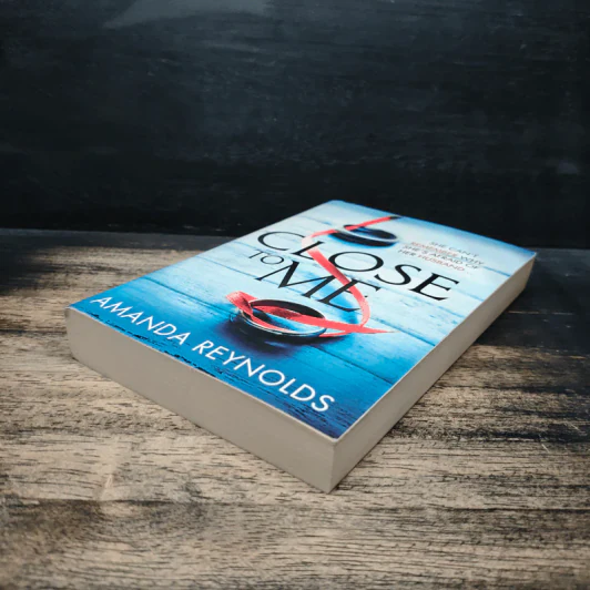 Close to Me - Amanda Reynolds รูปที่ 4