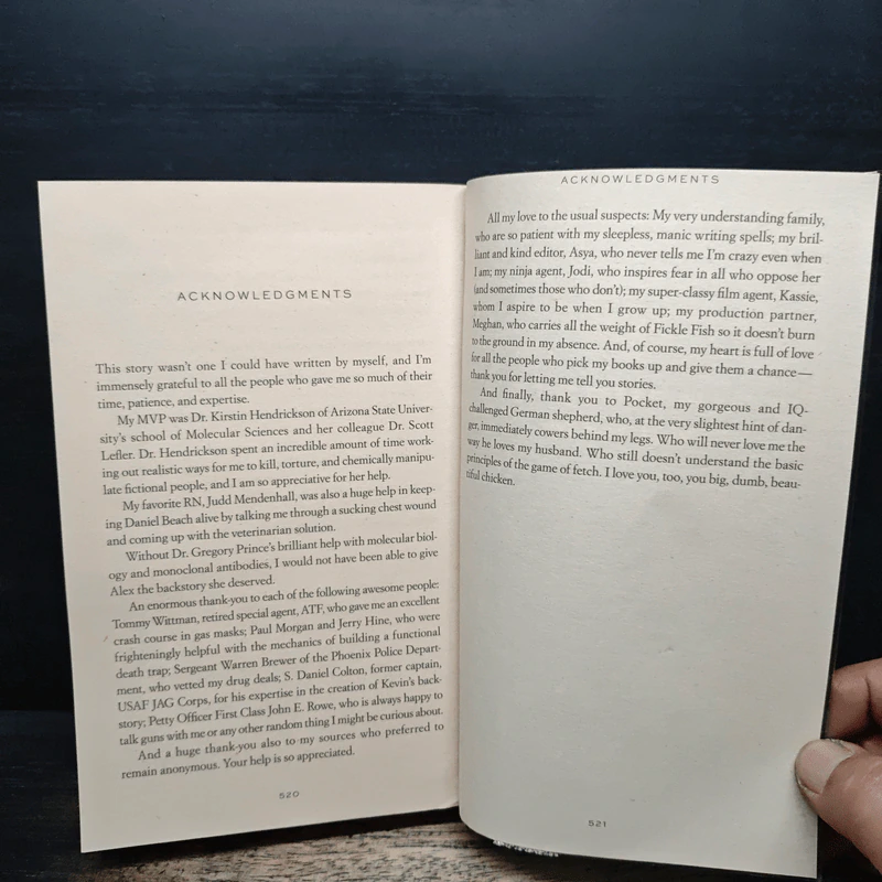 The Chemist - Stephenie Meyer รูปที่ 8
