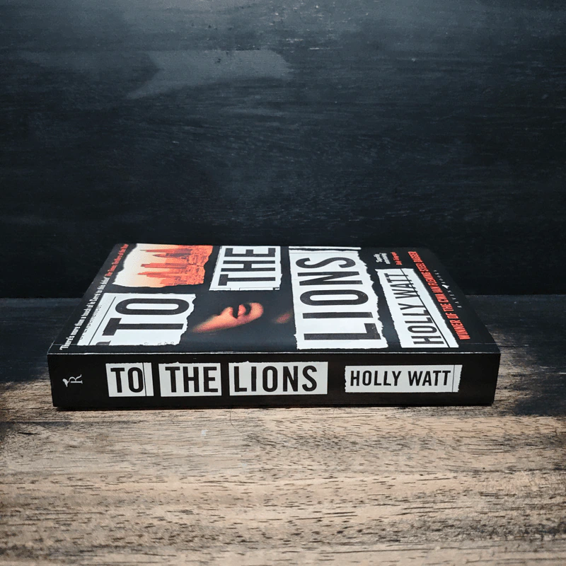 To the Lions - Holly Watt รูปที่ 3