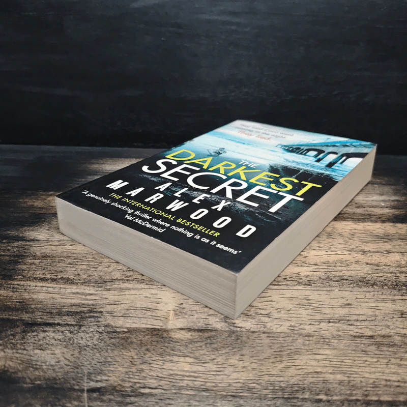The Darkest Night - Alex Marwood รูปที่ 4