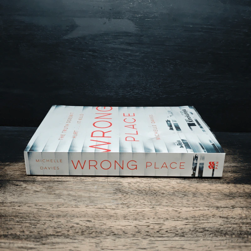 Wrong Place - Michelle Davies รูปที่ 3