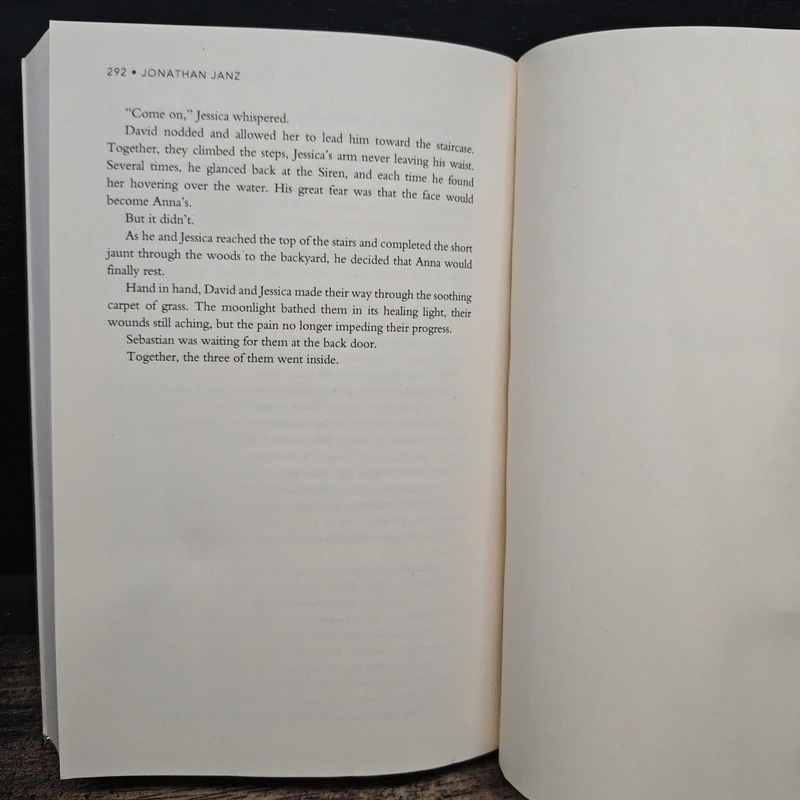 The Siren and the Specter - Jonathan Janz รูปที่ 8