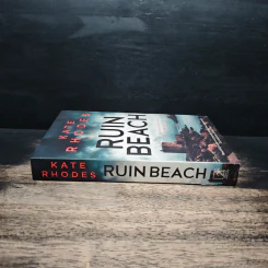 Ruin Beach - Kate Rhodes รูปที่ 3