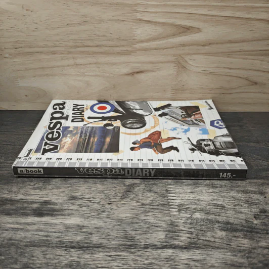 a book Vespa Diary - เฮ้า รูปที่ 2
