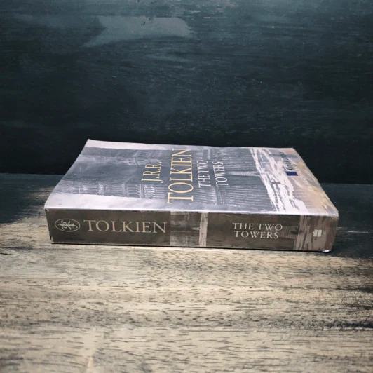 The Two Towers - J.R.R. Tolkien รูปที่ 3