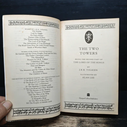 The Two Towers - J.R.R. Tolkien รูปที่ 6