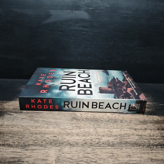 Ruin Beach - Kate Rhodes รูปที่ 3