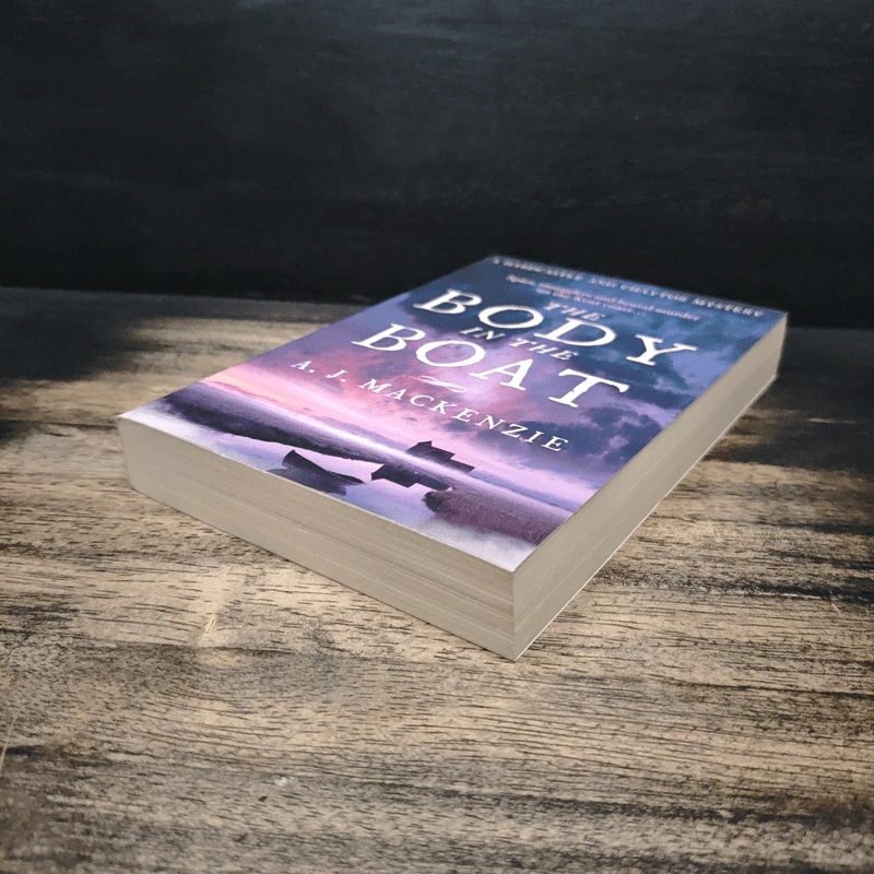The Body in the Boat - A.J.Mackenzie รูปที่ 4