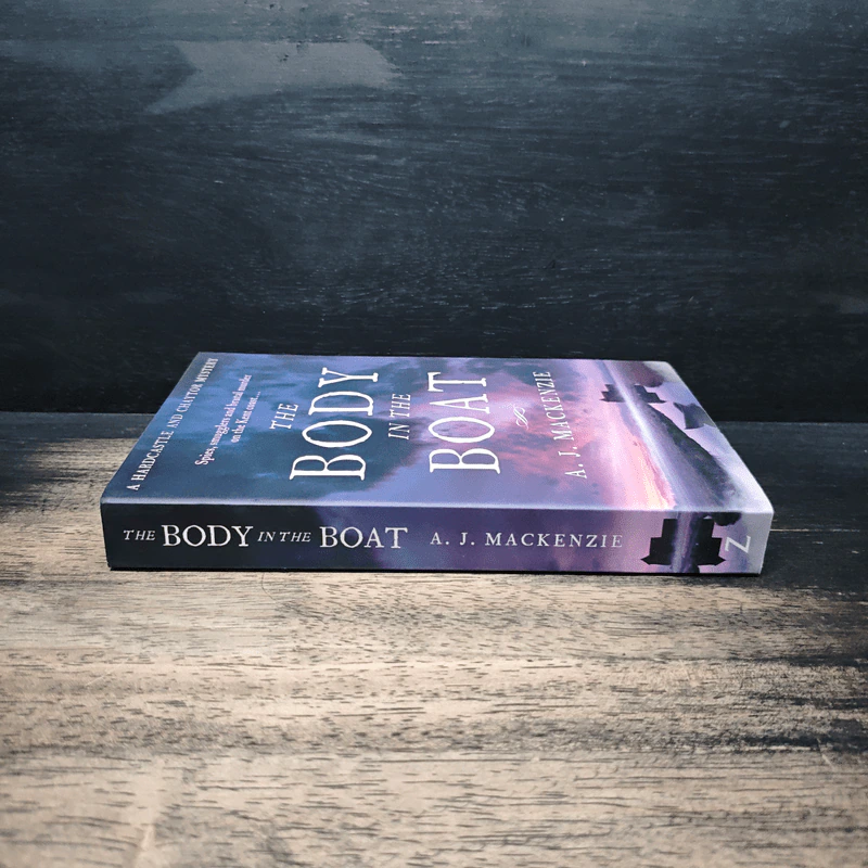 The Body in the Boat - A.J.Mackenzie รูปที่ 3