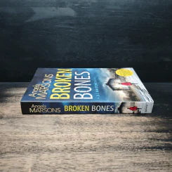 Broken Bones - Angela Marsons รูปที่ 3