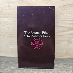 The Satanic Bible Anton Szandor LaVey รูปที่ 1