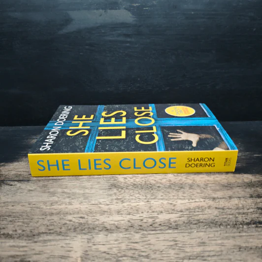 She Lies Close - Sharon Doering รูปที่ 3