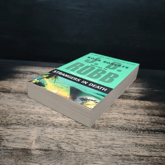 Strangers in Death - J.D. Robb รูปที่ 4