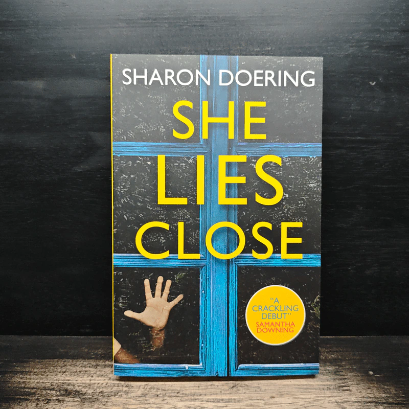 She Lies Close - Sharon Doering รูปที่ 1