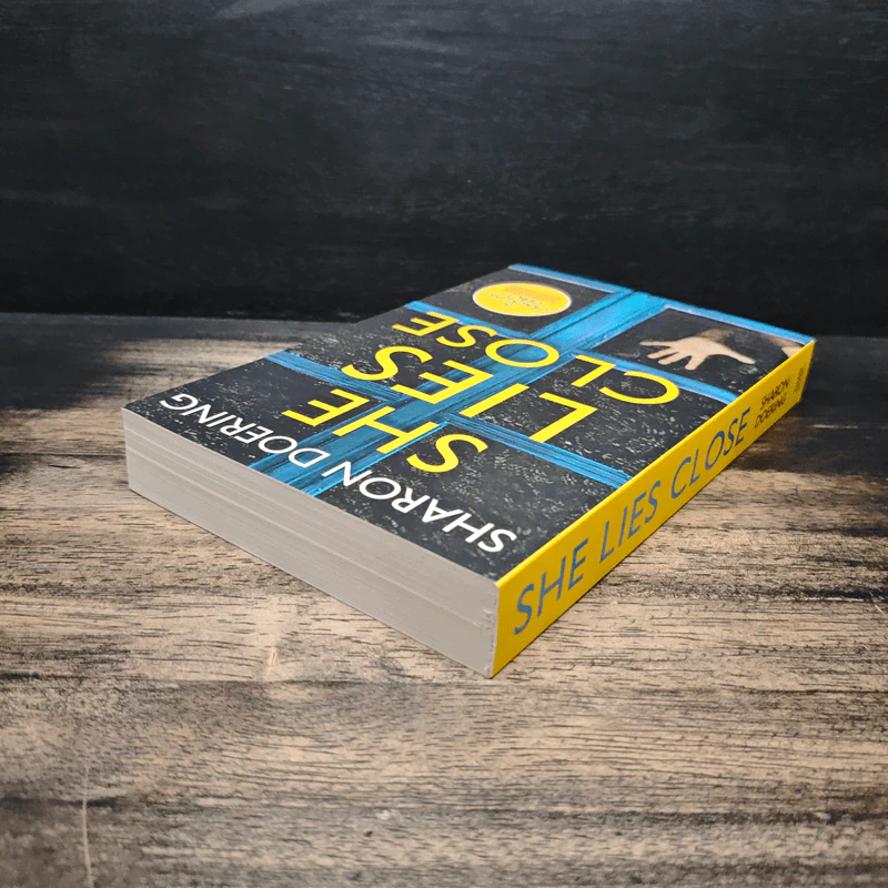 She Lies Close - Sharon Doering รูปที่ 5