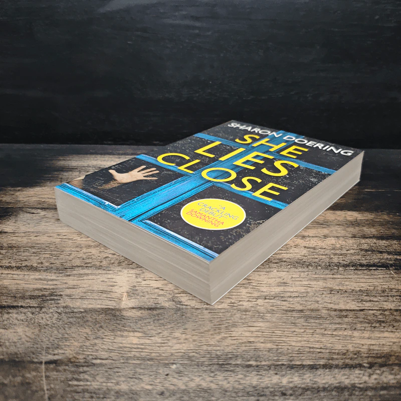 She Lies Close - Sharon Doering รูปที่ 4
