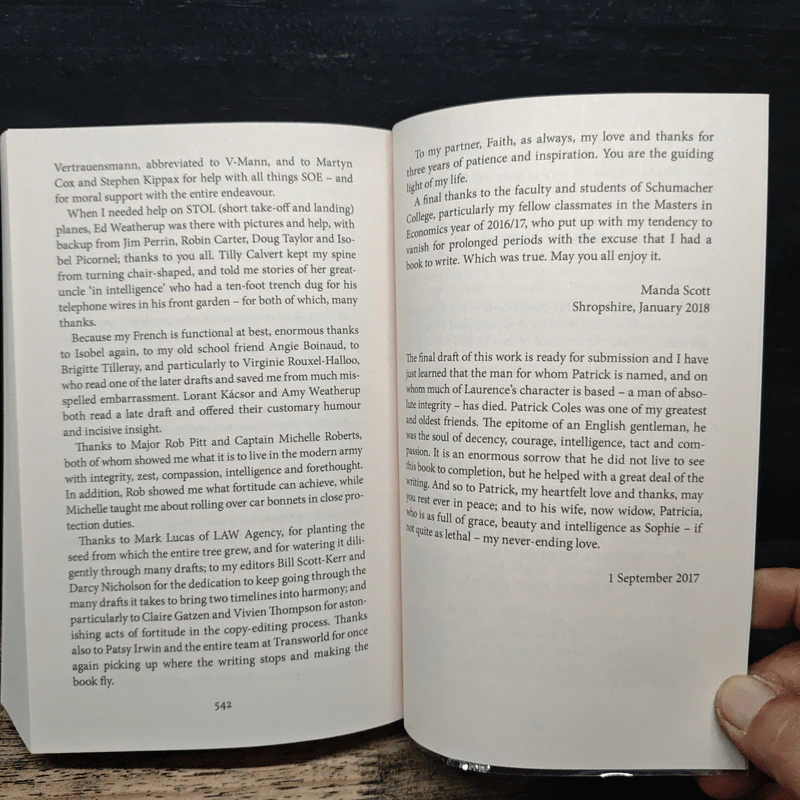 A Treachery of Spies - Manda Scott รูปที่ 8