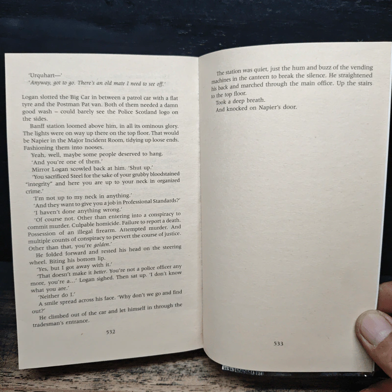 In the Cold Dark Ground - Stuart MacBride รูปที่ 8