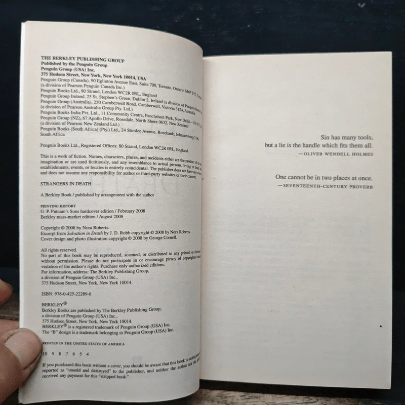 Strangers in Death - J.D. Robb รูปที่ 6