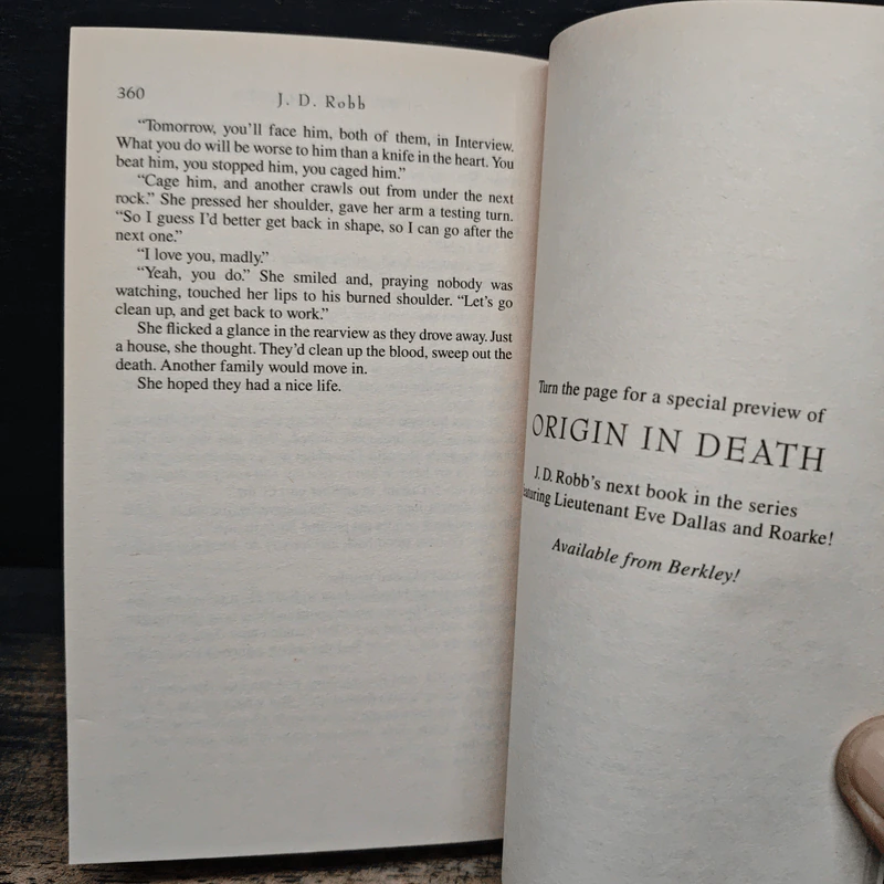 Survivor in Death - J.D. Robb รูปที่ 8