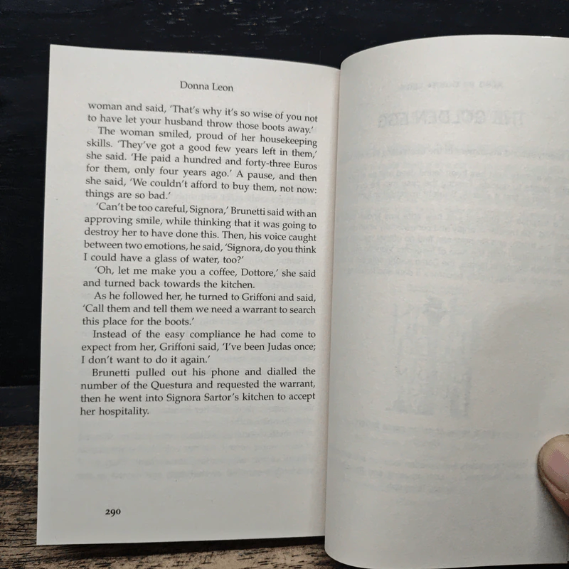 By Its Cover - Donna Leon รูปที่ 8