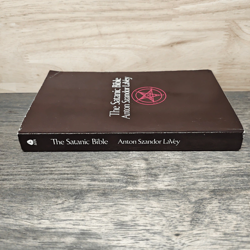 The Satanic Bible Anton Szandor LaVey รูปที่ 2