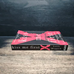 Kiss Me First - Lottie Moggach รูปที่ 3