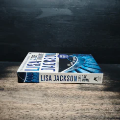 Close to Home - Lisa Jackson รูปที่ 3