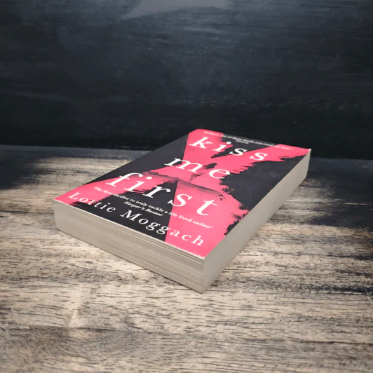 Kiss Me First - Lottie Moggach รูปที่ 4