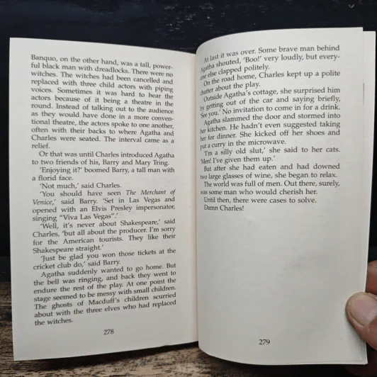 Agatha Raisin: Hiss and Hers - M.C. Beaton รูปที่ 8