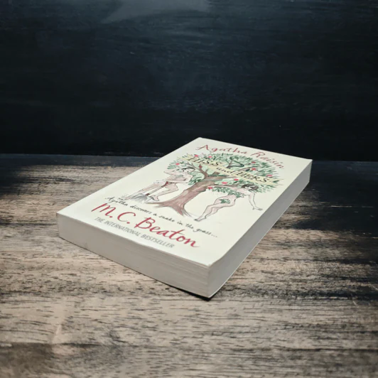 Agatha Raisin: Hiss and Hers - M.C. Beaton รูปที่ 4