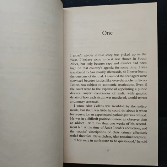 The Devil's Feather - Minette Walters รูปที่ 7