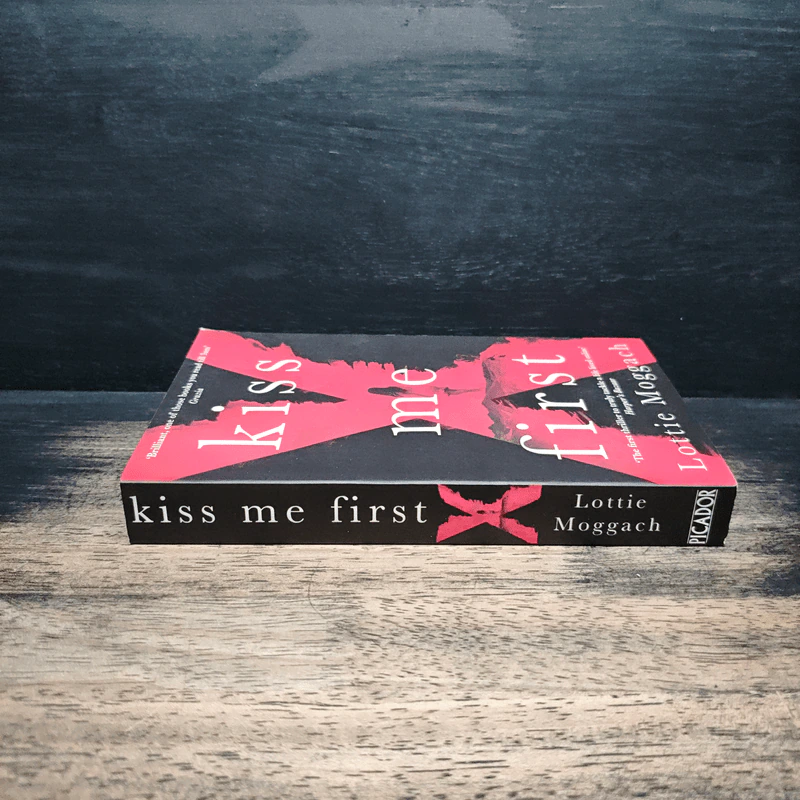 Kiss Me First - Lottie Moggach รูปที่ 3
