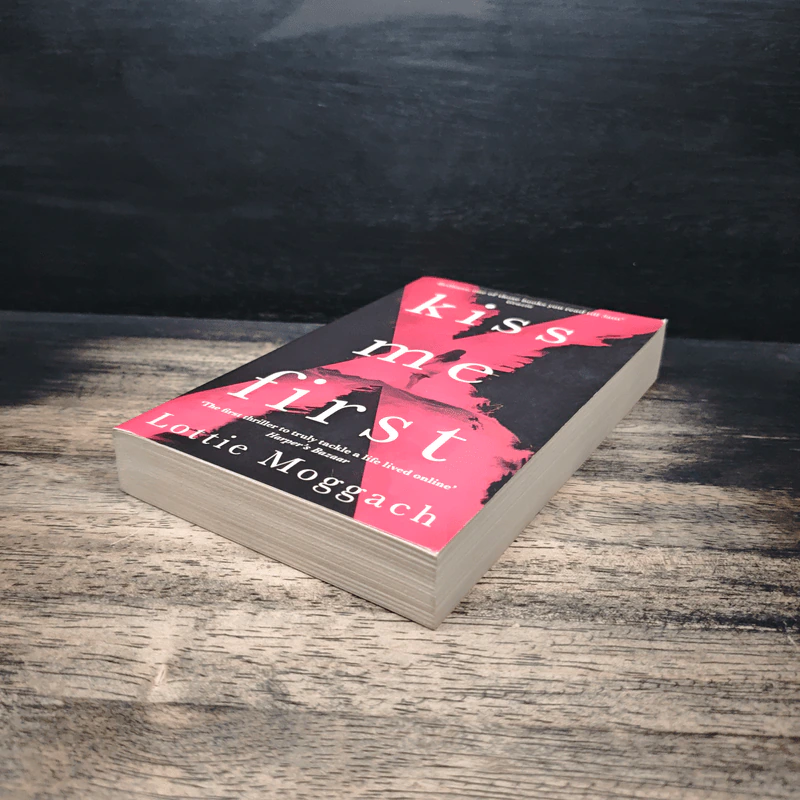Kiss Me First - Lottie Moggach รูปที่ 4
