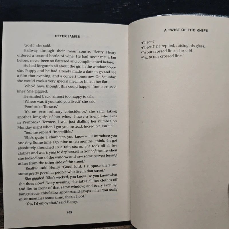A Twist of the Knife - Peter James รูปที่ 8
