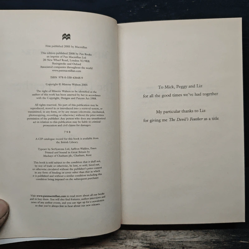 The Devil's Feather - Minette Walters รูปที่ 6